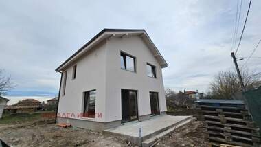 Продажба - Къща в Строево,  Пловдив