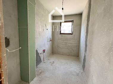 Продажа - Квартира в Ален мак,  Вaрна