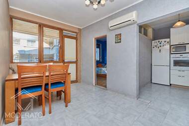 Vânzare - Apartament în Văzrajdane,  Burgas