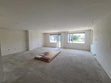 Продажба - Апартамент в Дружба 1,  Хасково