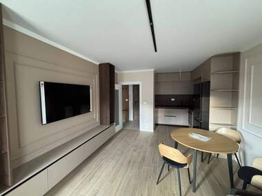 Miete - Wohnung in Mladejki halm,  Plowdiw