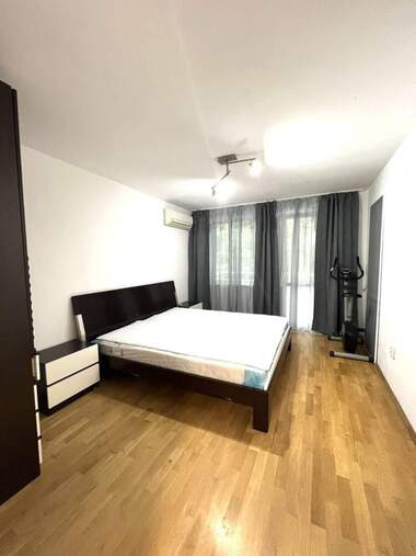 Închiriere - Apartament în Văzrajdane,  Burgas