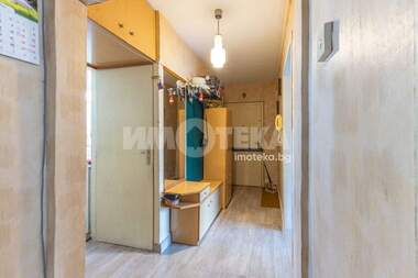 Vânzare - Apartament în Mladost 1,  Varna