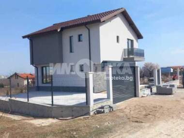 Продажба - Къща в Брестник,  Пловдив