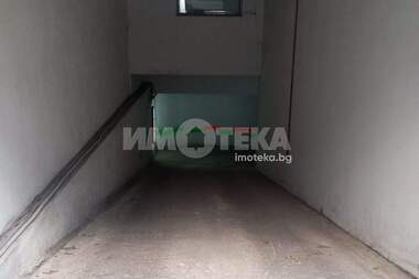 Продажа - Парковочное место в ВИНС - Червен площад,  Варна