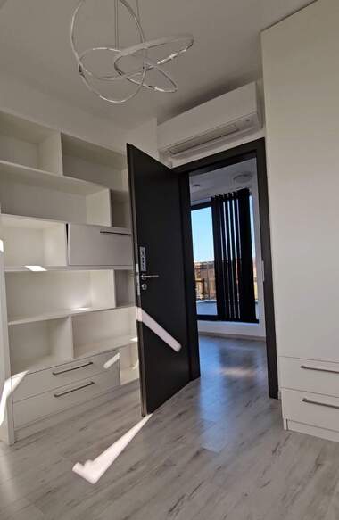 Продажба - Апартамент в Зона Б-18,  София