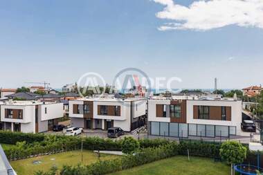 For sale - House in Vinica,  Varna