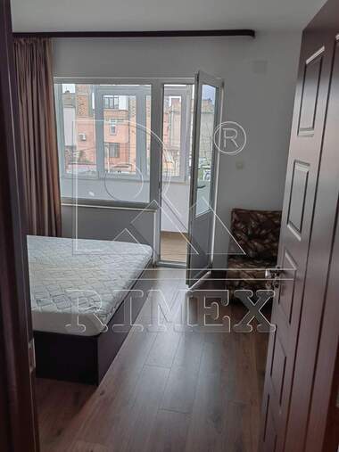 Închiriere - Apartament în Proslav,  Plovdiv