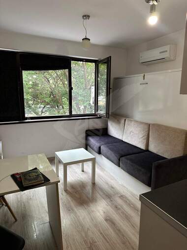 Închiriere - Apartament în VINS - Ceerven ploștiad,  Varna