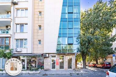 Продажа - Офис/Магазин/Склад/Салон красоты/Стоматологический кабинет у Център,  Бургас