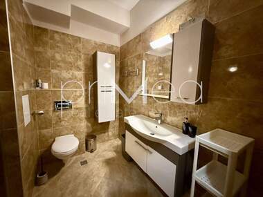 Închiriere - Apartament în Zornița,  Burgas