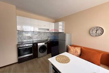 Închiriere - Apartament în Pobeda,  Varna