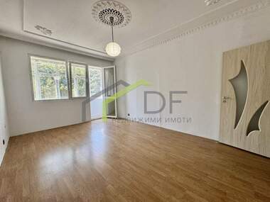 Vânzare - Apartament în Mladost 2,  Varna