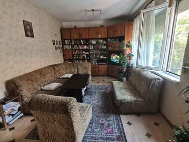 Продажба - Етаж от къща в Република,  Хасково