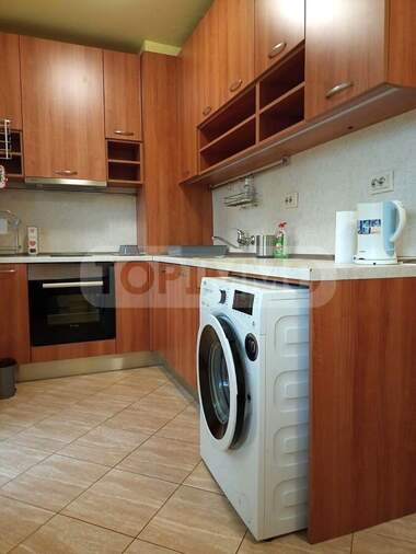 Închiriere - Apartament în VINS - Ceerven ploștiad,  Varna