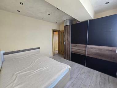 Închiriere - Apartament în Slaveîkov,  Burgas