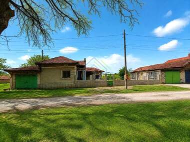 For sale - House in Obretenik,  Ruse