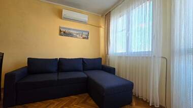 Închiriere - Apartament în Văzrajdane,  Burgas