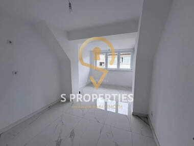Vânzare - Apartament în Kolhozen pazar,  Varna
