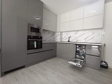 Închiriere - Apartament în Slaveîkov,  Burgas