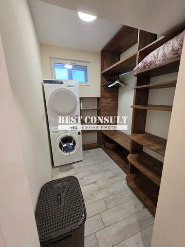 Închiriere - Apartament în Center,  Ruse
