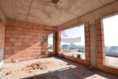 Продажба - Апартамент в Изгрев,  Варна