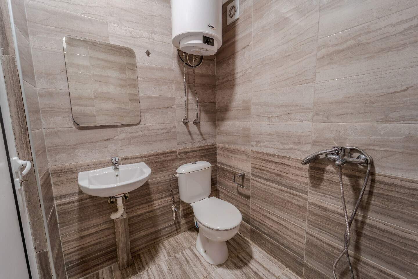 Vierzimmer Wohnung in Buzludja, Weliko Tarnowo – Foto 4