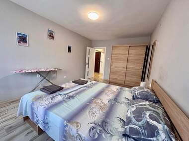 Închiriere - Apartament în Lazur,  Burgas