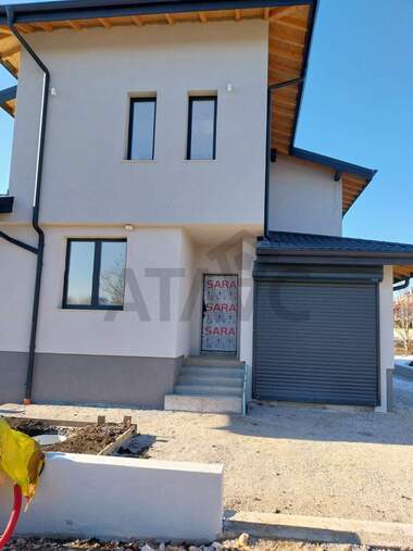 Vânzare - Casă în Ostromila,  Plovdiv