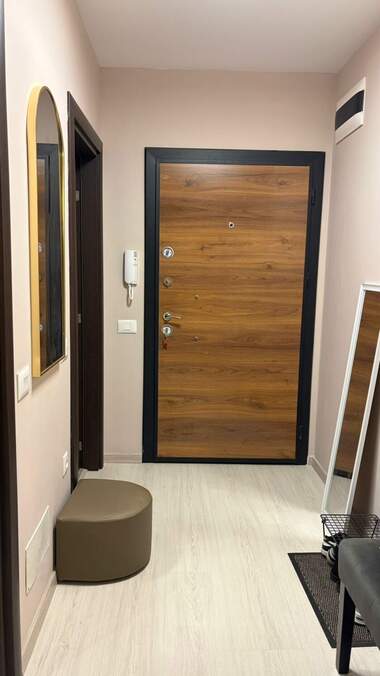 Închiriere - Apartament în Mladejki hălm,  Plovdiv