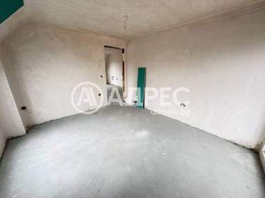 Vânzare - Apartament în Avtogara,  Varna