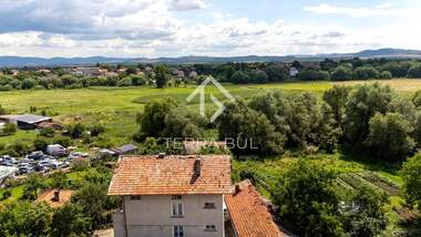 For sale - House in Petarch,  Sofia Oblast