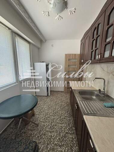Închiriere - Apartament în Dobrudjanski,  Șumen