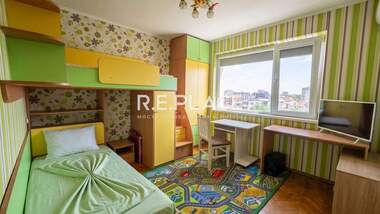 Închiriere - Apartament în Levski,  Varna