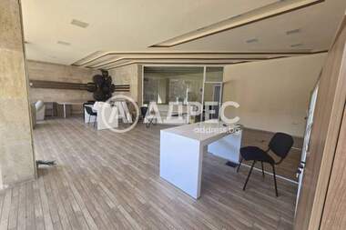Ενοίκιο - Κατάστημα σε Център,  Пловдив