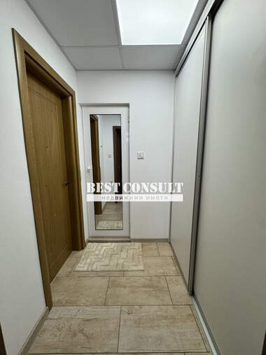 Închiriere - Apartament în Zdraveț Iztok,  Ruse