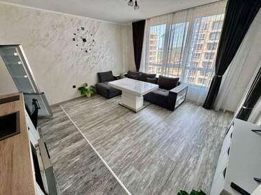 Miete - Wohnung in Horizont,  Burgas
