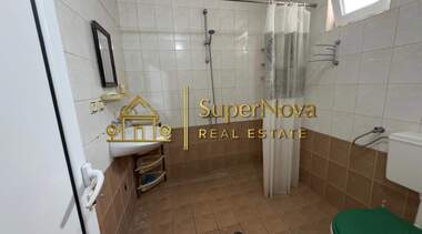 Închiriere - Apartament în Trakiîski,  Haskovo