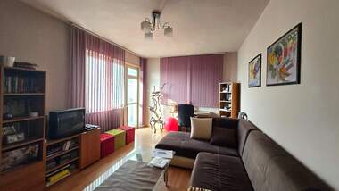 Vânzare - Apartament în Iztok,  Pazardjik