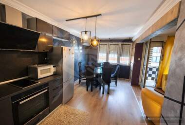 Închiriere - Apartament în Văzrajdane,  Burgas