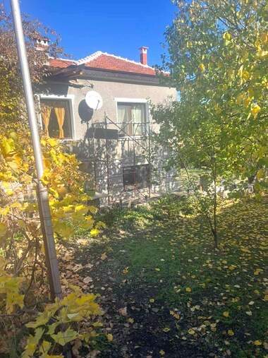 For sale - House in Sredno Gradishte,  Stara Zagora