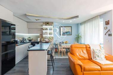 Verkauf - Wohnung in Sportna zala,  Warna