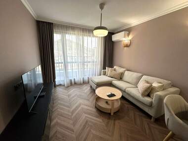 Miete - Wohnung in Mladejki halm,  Plowdiw