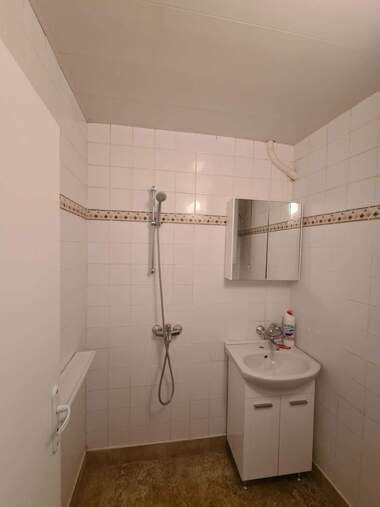 Închiriere - Apartament în Uceiliștini,  Haskovo