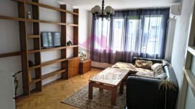 Închiriere - Apartament în Ceaîka,  Varna