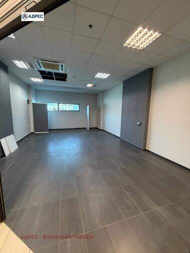 Închiriere - Magazin în Ideal City Center,  Pleven