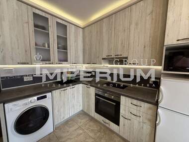 Închiriere - Apartament în Center,  Varna