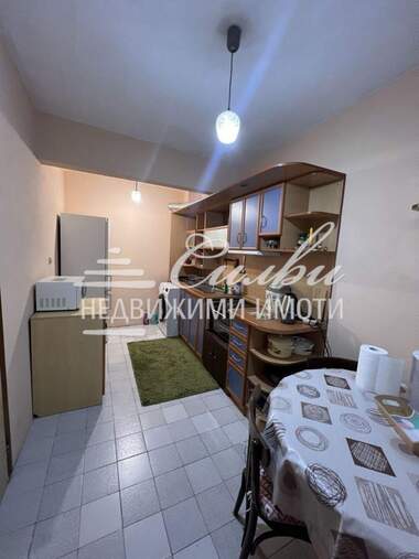 Închiriere - Apartament în Matematiceeskata gimnazia,  Șumen