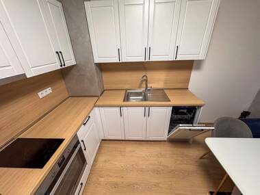 Închiriere - Apartament în Slaveîkov,  Burgas