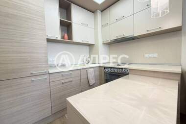 Închiriere - Apartament în Center,  Varna
